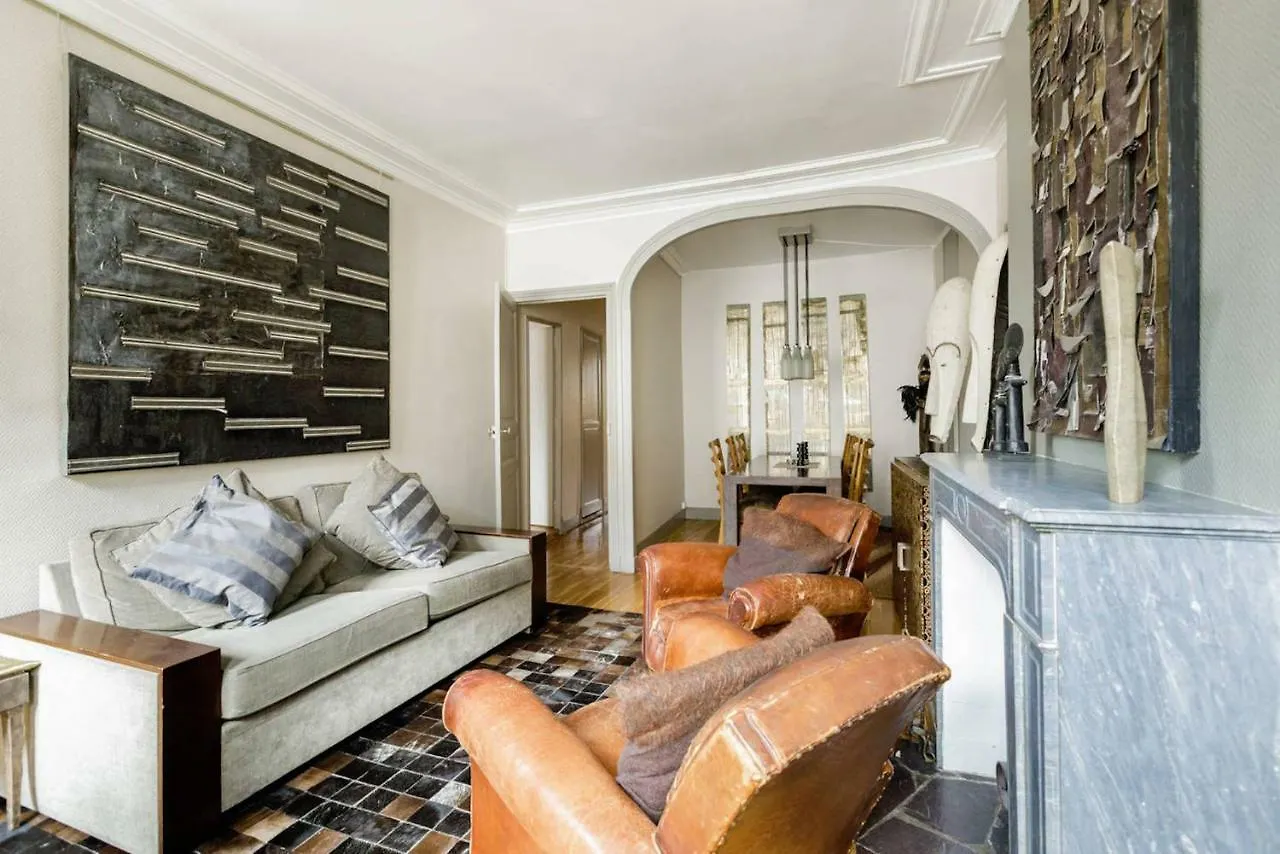 Left Bank Deluxe Apartment